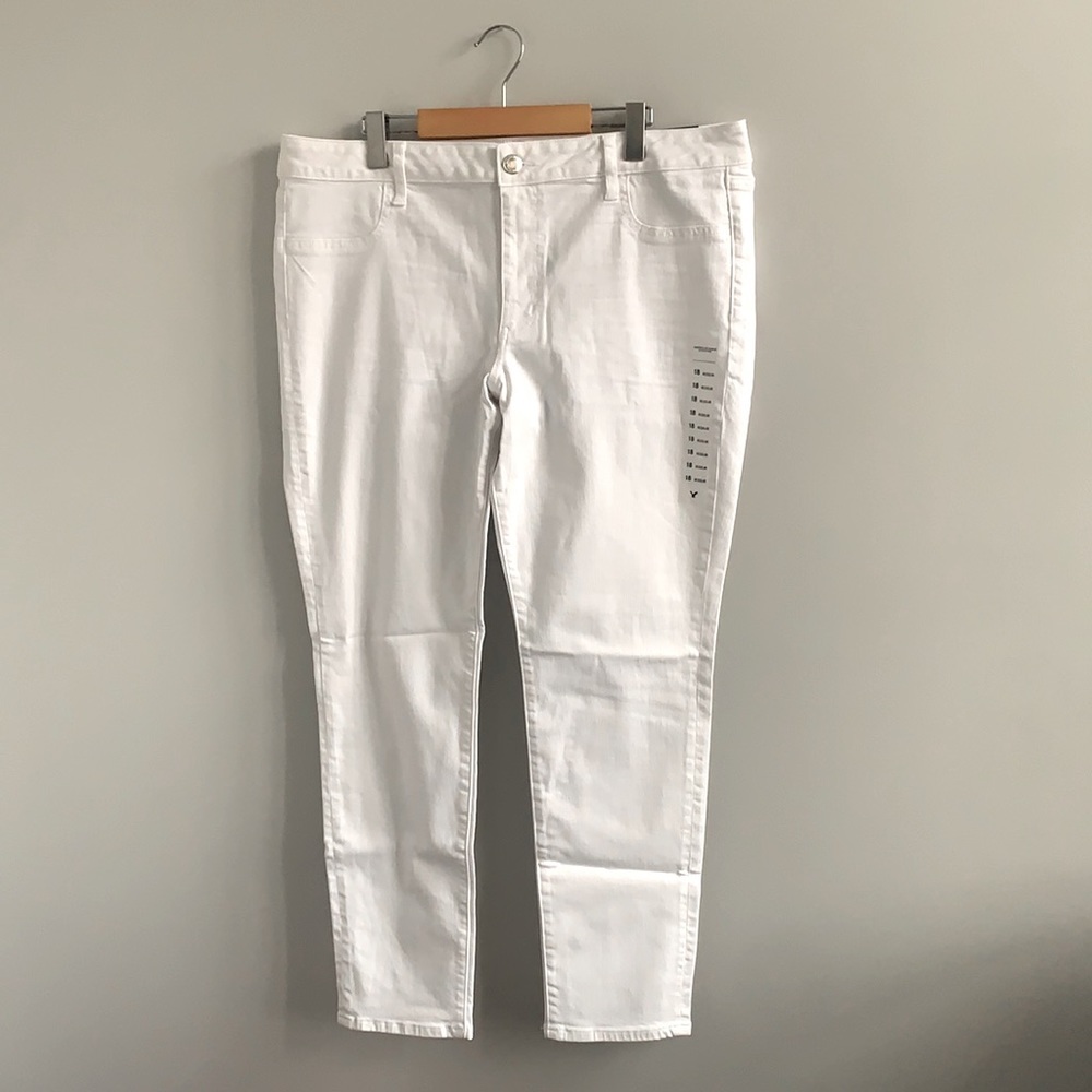 New American Eagle Low Rise Gleam White Stretch Jeggings